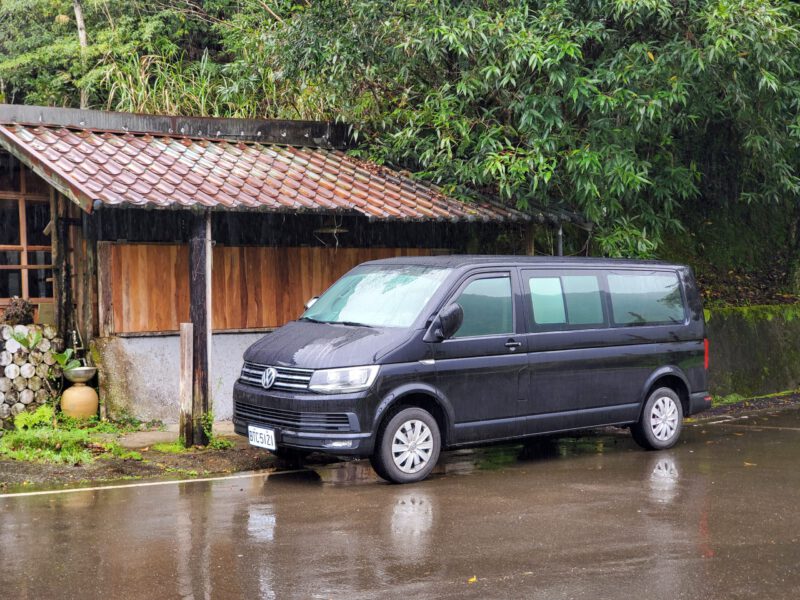 รถตู้ Volkswagen Caravelle สำหรับทัวร์ส่วนตัวกับ Go Taipei